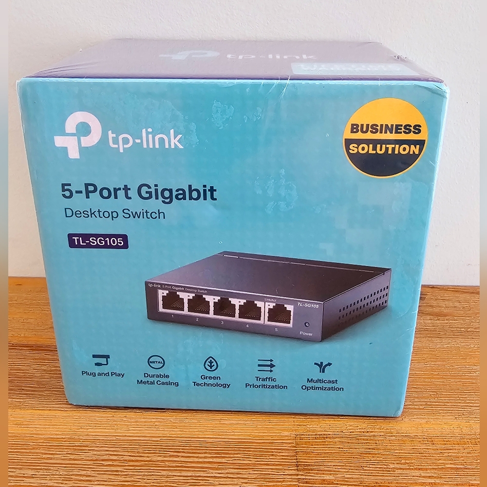New, Sealed TP-LINK 5 Port Gigabit Desktop Switch TL-SG105